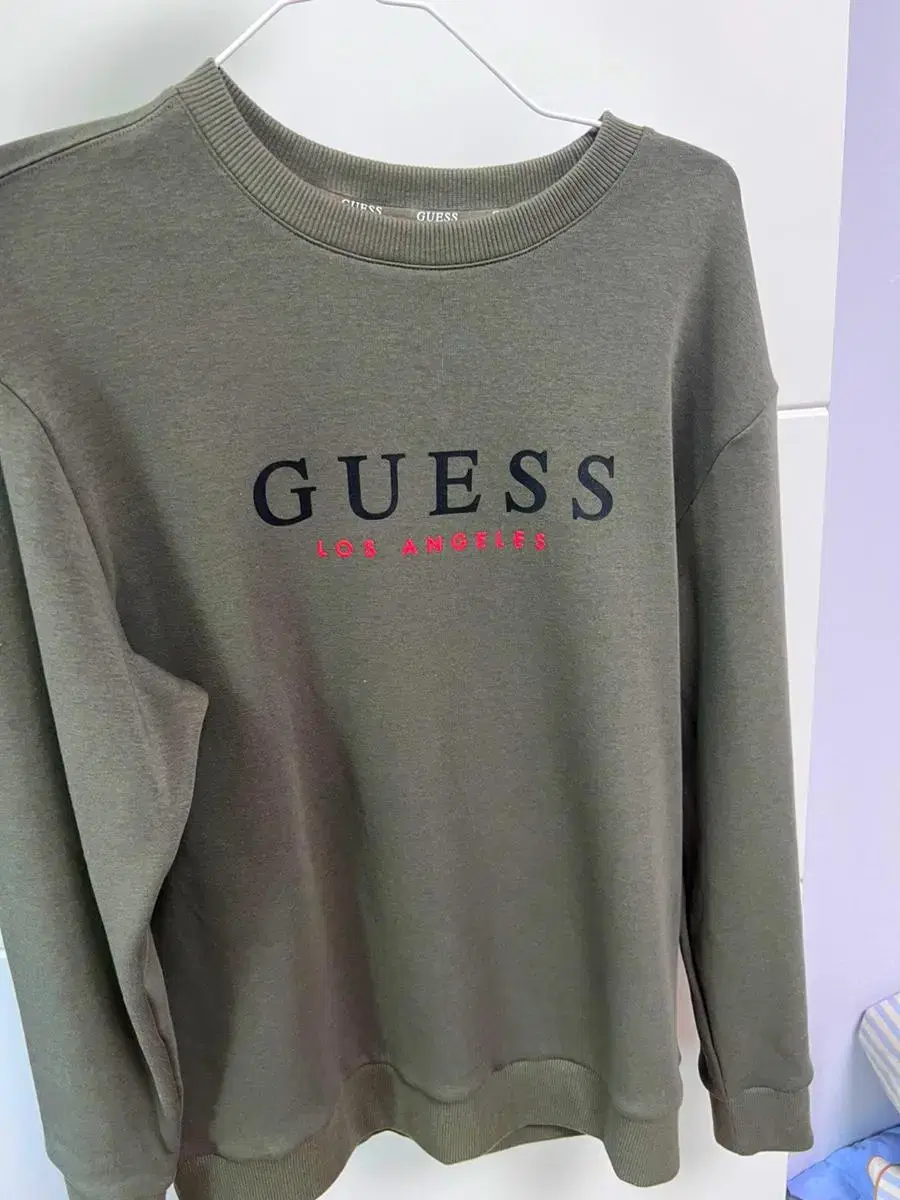 Guess카키 멘투멘